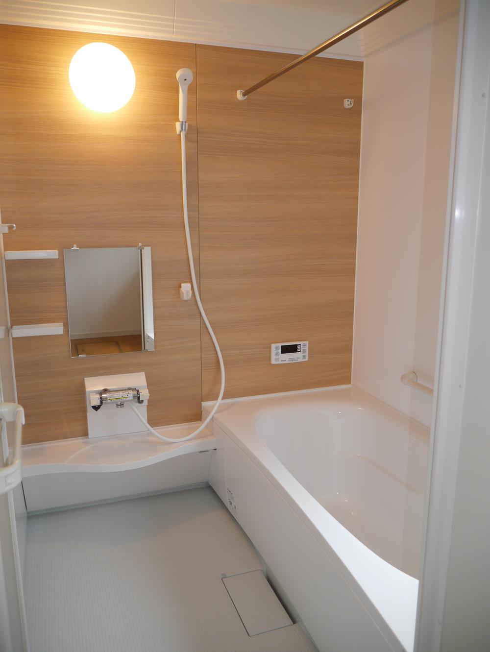 Bathroom. Spacious bath Hitotsubo size