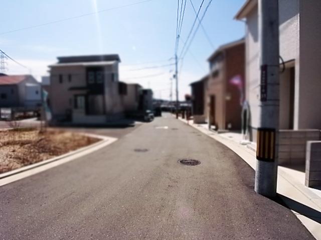 Local photos, including front road. Frontal road