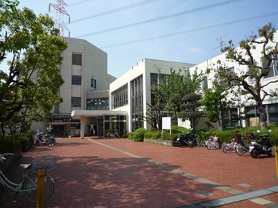 Government office. Hirakata City Hall 1051m to the northern branch (office)