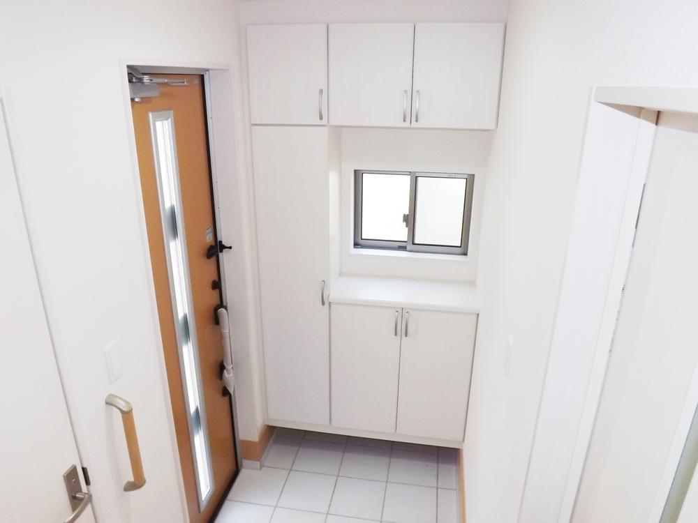 Same specifications photos (Other introspection). Same specifications photos (entrance)