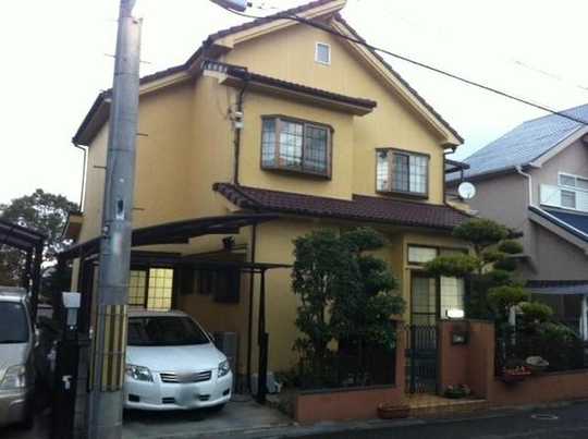 Local appearance photo. The building exterior is a picture.