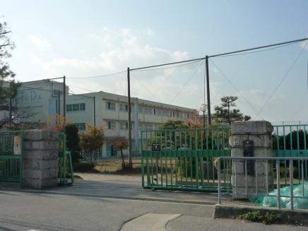 Junior high school. Hirakata until municipal Tsuda Junior High School 1482m