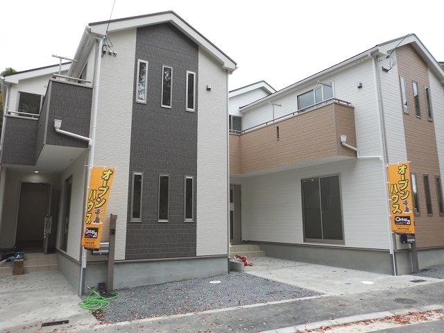 Local appearance photo. 10-year ground security and 10 years to the important part guarantee system such as the peace of mind of the system of the building