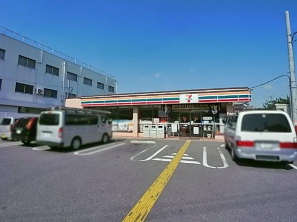 Convenience store. 742m to Seven-Eleven Hirakata Ikagahon cho
