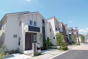 Same specifications photos (appearance). Same specifications photos (streets) Big Town all 22 House!