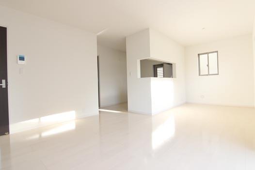 Same specifications photos (living). Same specifications photos (living) of the face-to-face kitchen type LDK! !