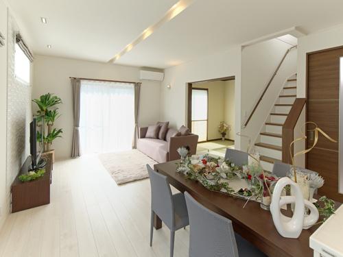 30 Gochi living full of refreshing feeling of opening a full flat kitchen and a living ・ Directing the dining and relaxed space together.