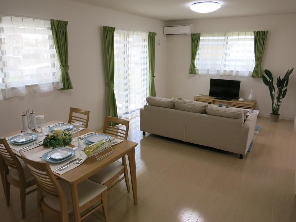 Kitchen. Indoor (12 May 2012) shooting