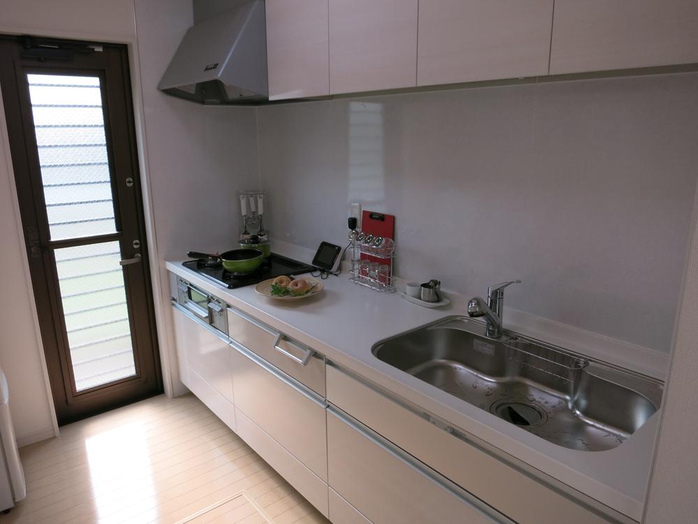 Same specifications photo (kitchen)