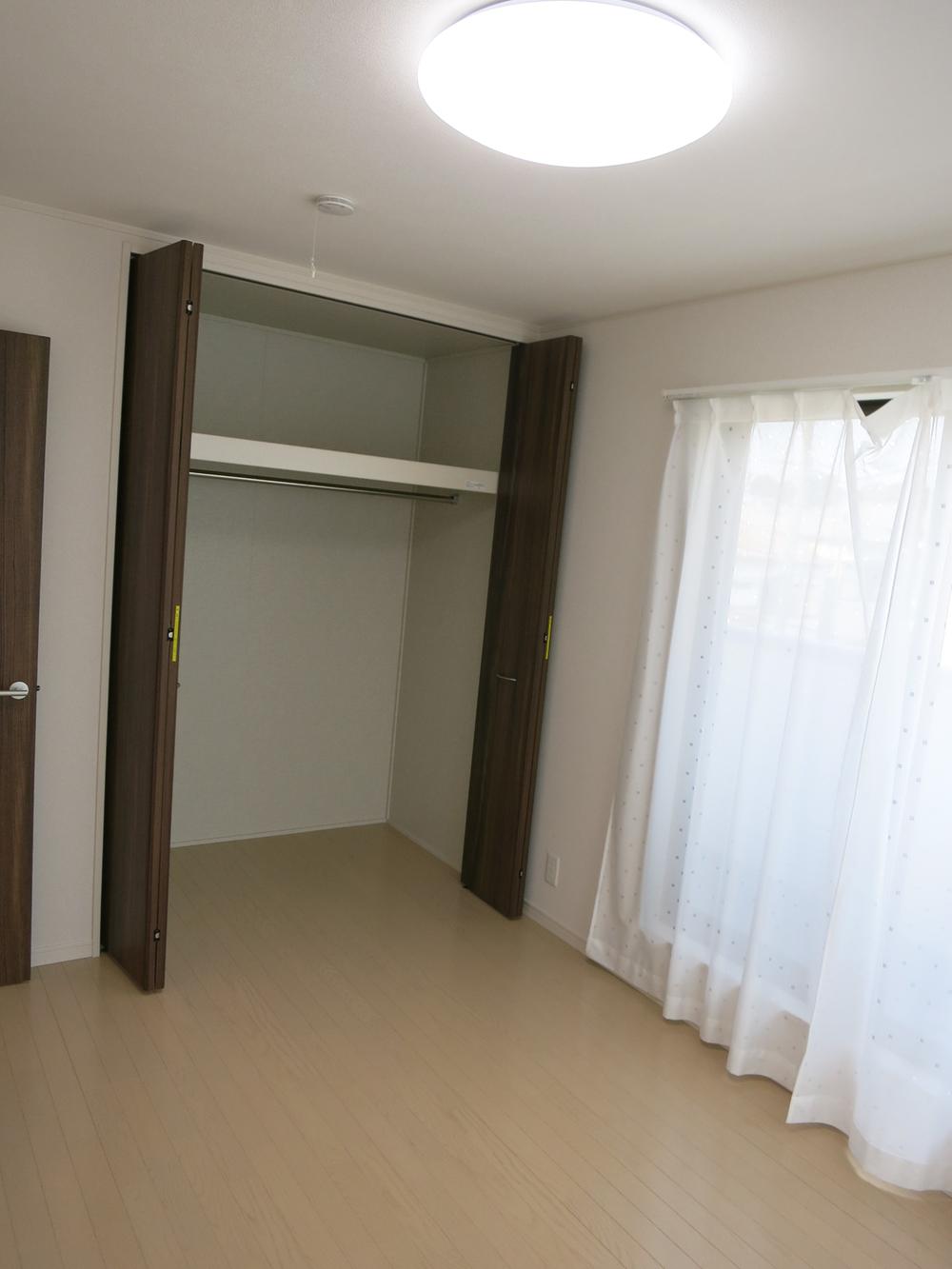 Local appearance photo. Same specifications Western-style