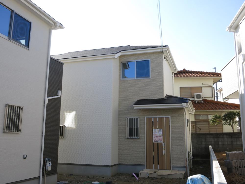 Local appearance photo. Local (12 May 2013) Shooting