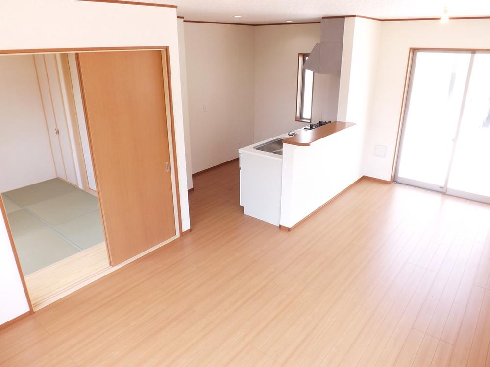 Same specifications photos (living). Same specifications photos (living) of the face-to-face kitchen type LDK! !