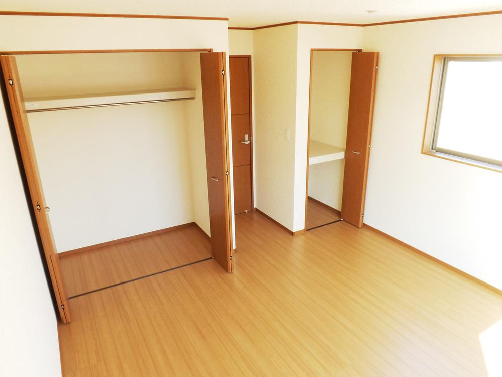 Non-living room. Local photos (Western-style)