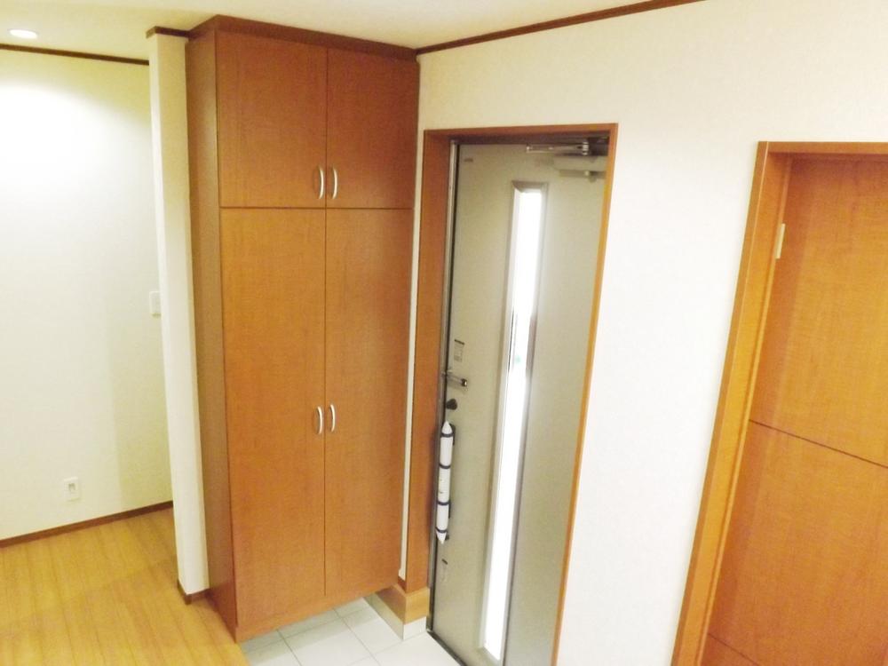 Entrance. Local photos (entrance)