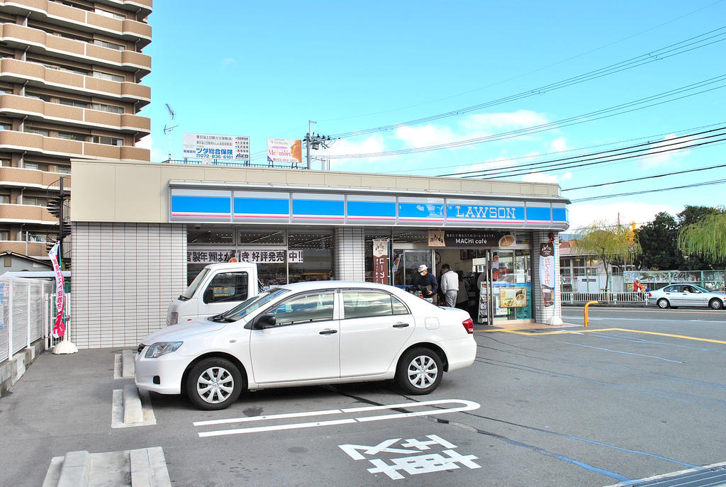 Convenience store. Lawson Hirakata Machikuzuha chome store (convenience store) to 400m