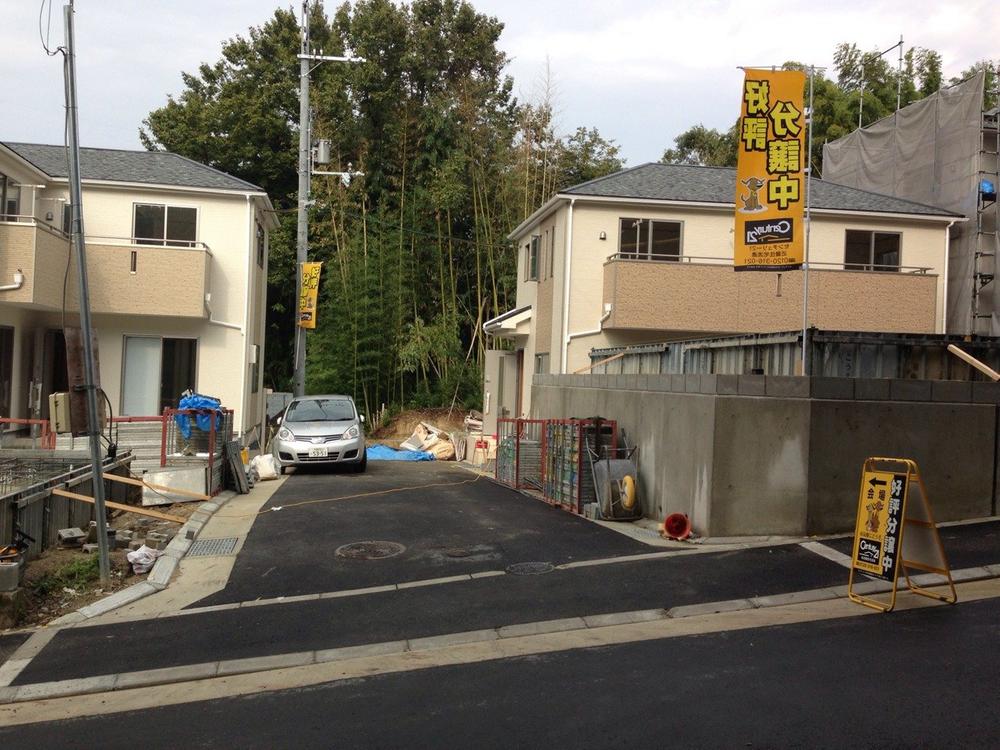 Local photos, including front road. Local (11 May 2013) Shooting