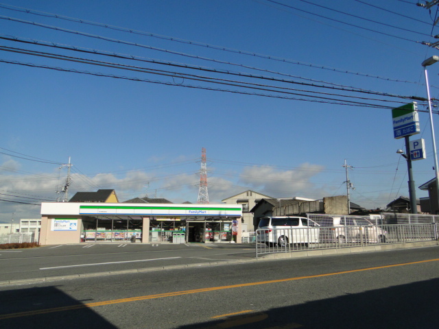 Convenience store. FamilyMart Hirakata Tsudakita the town store (convenience store) to 767m