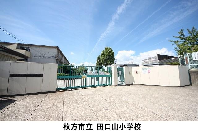 Primary school. There is also a number of children we have school complex in 700m around until Taguchiyama elementary school.