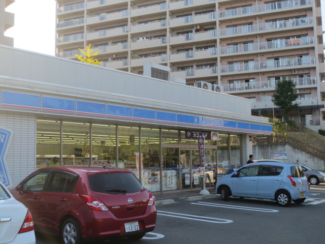 Convenience store. Lawson Kaorike hill Sakura dori up (convenience store) 860m