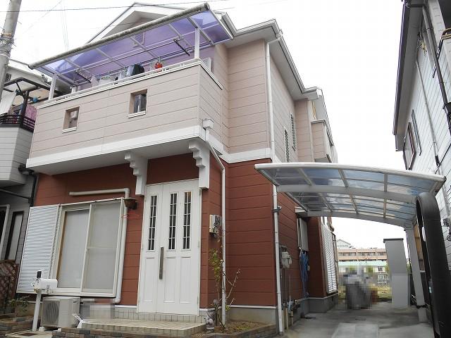 Local appearance photo. South-facing fashionable appearance. Car space 2 cars can park.