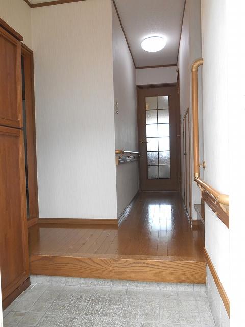 Entrance. Entrance. The room has been carefully use.