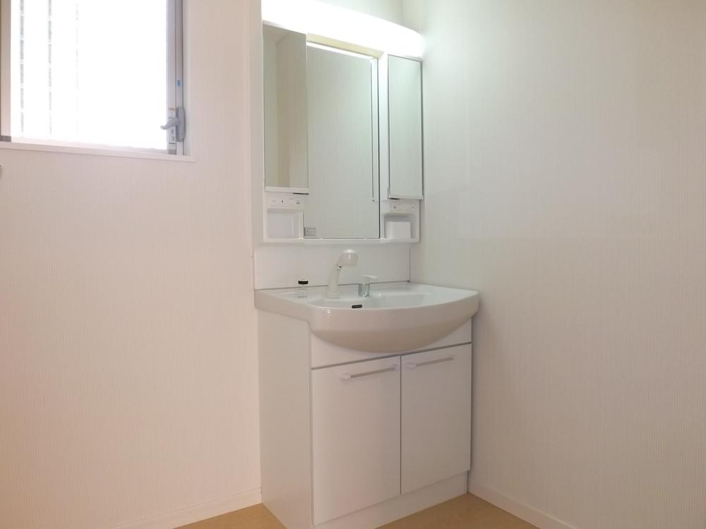 Other Equipment. With hand shower! Cleansing also shampoo happy!