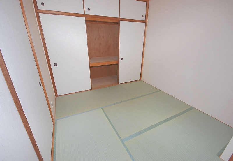 Living and room. Japanese-style room 4.5 Pledge