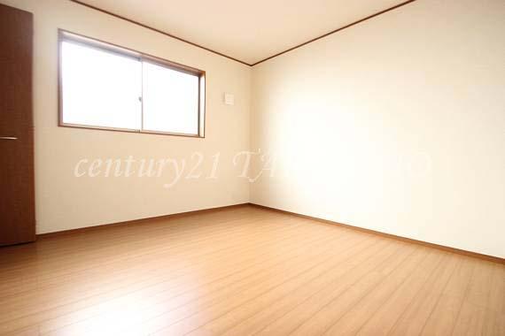 Same specifications photos (Other introspection). Each room equipped with storage space! !