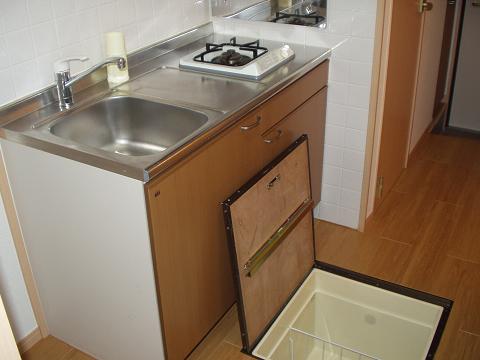 Kitchen. The first floor is equipped with under-floor storage