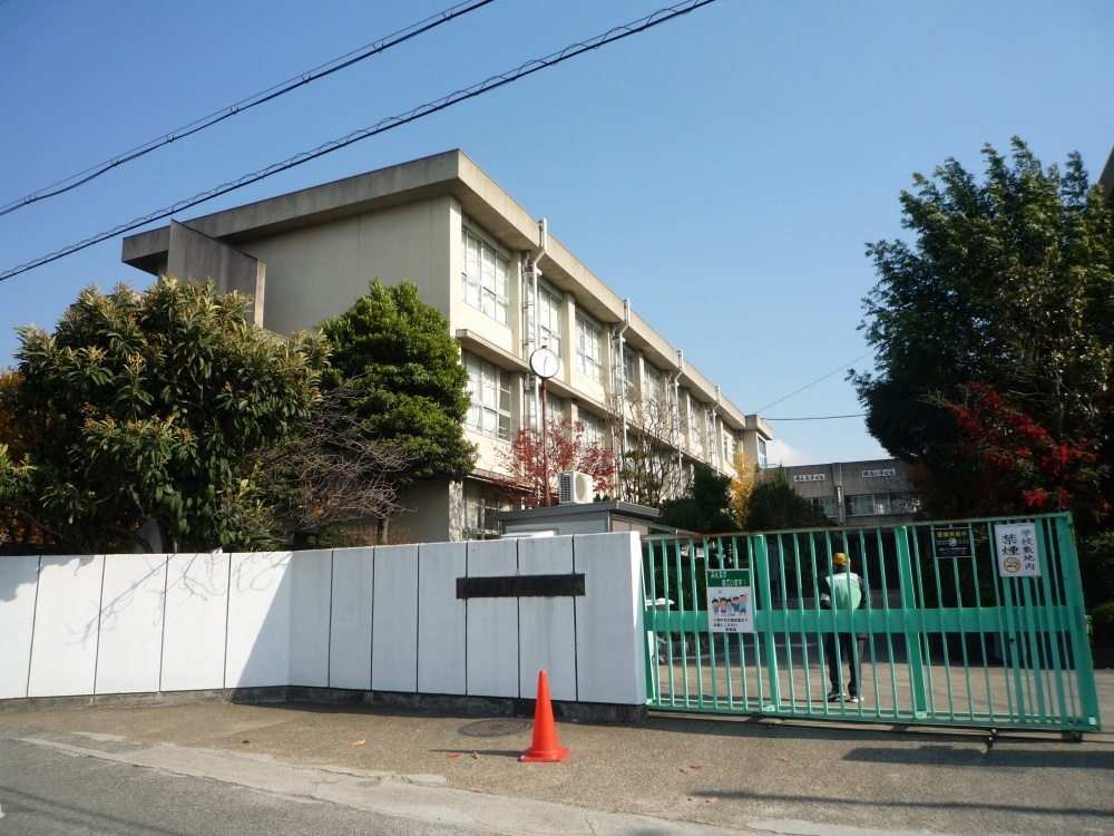 Primary school. 499m to Hirakata Municipal Tsudaminami elementary school (elementary school)