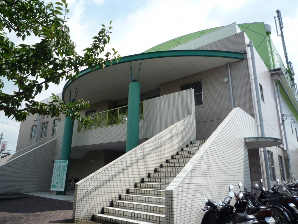 library. 1822m until Otokoyama Public Library (Library)