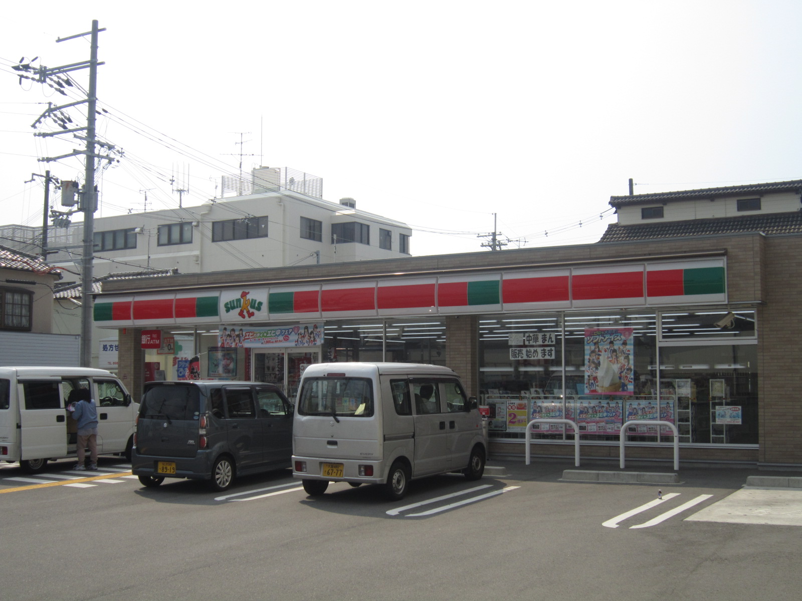 Convenience store. Thanks Hirakata Gotenyama Station store up to (convenience store) 372m