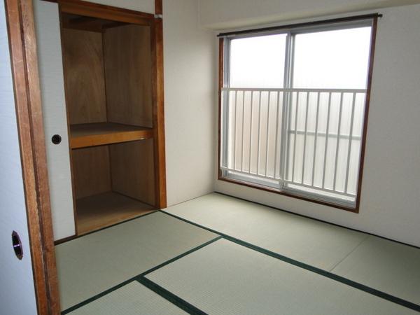 Other room space. Japanese-style room 2, It calm is still tatami rooms! 