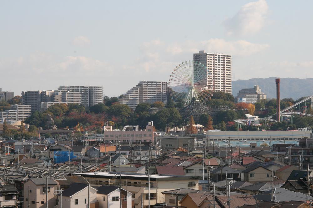 View photos from the dwelling unit. It "HiraPaｰ" is visible from the veranda