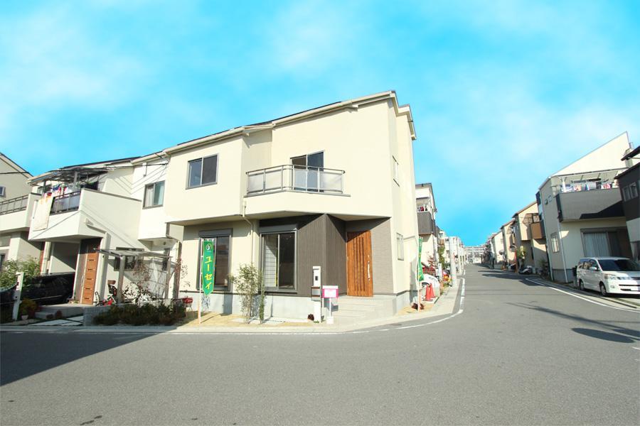 Local photos, including front road.  [ Southeast corner lot, Sale starts ]  Equipped with solar panels!  November (late) the completed, Detached spec start!  Per southeast corner lot, Day is the best! !