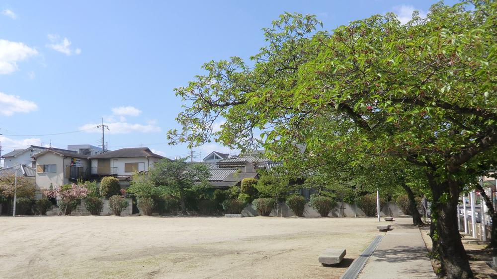 park. Until Kasuga Park 220m 3-minute walk. Ideal for every day of the playground children.