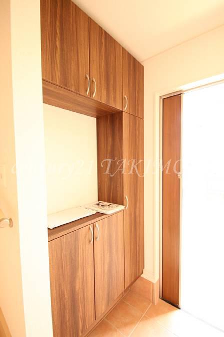 Receipt. The whole family worth of shoe box