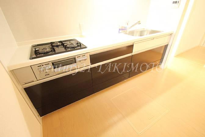Kitchen. All sliding kitchen with water purifier