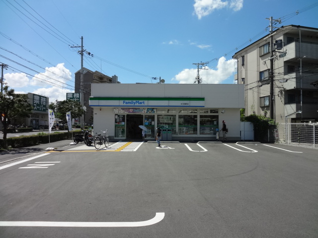 Convenience store. FamilyMart Hirakata Nishikin'ya store up (convenience store) 610m
