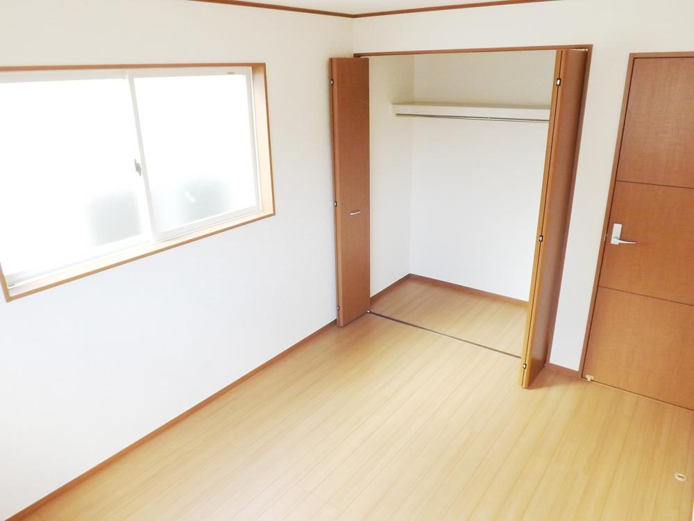 Same specifications photos (Other introspection). Same specifications photos (Western-style)