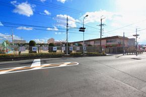 kindergarten ・ Nursery. Second Rose 320m 4-minute walk to kindergarten. Aggressiveness and cooperativeness ・ Sensibility ・ It performs a variety of events to feed and emotion, Kindergarten that can children learn fun