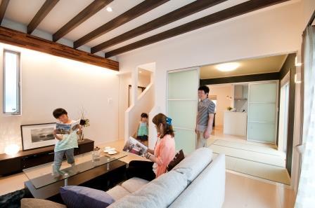 Living. Bright living room also with consideration for private (March 2013) Shooting