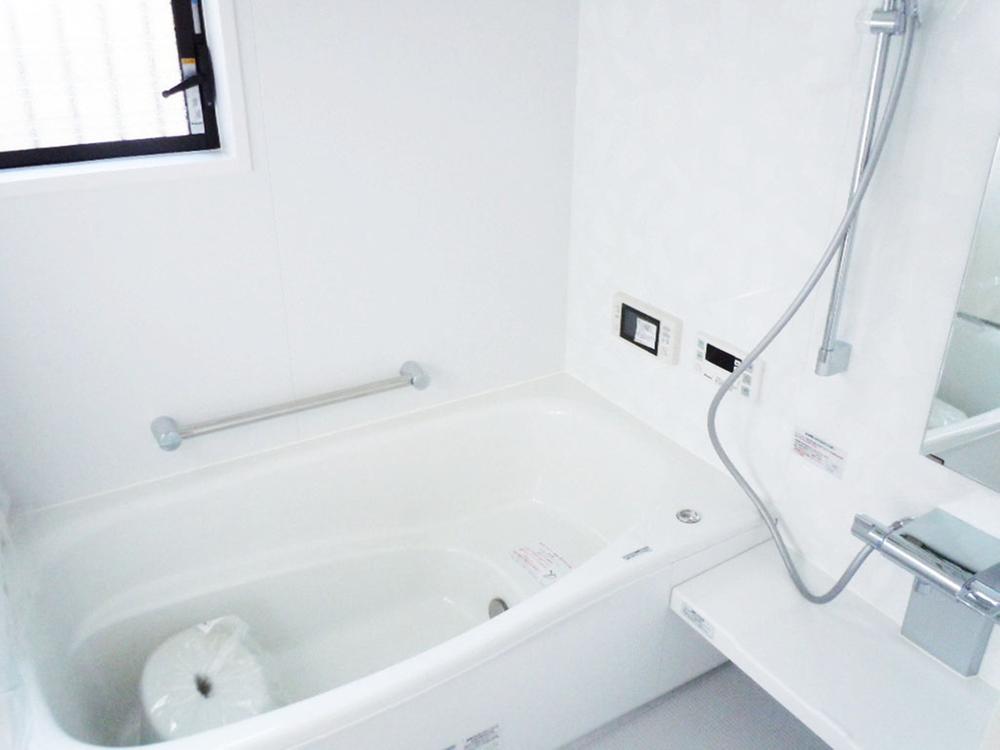 Same specifications photo (bathroom). Bathroom heating dryer with (the company example of construction photos)
