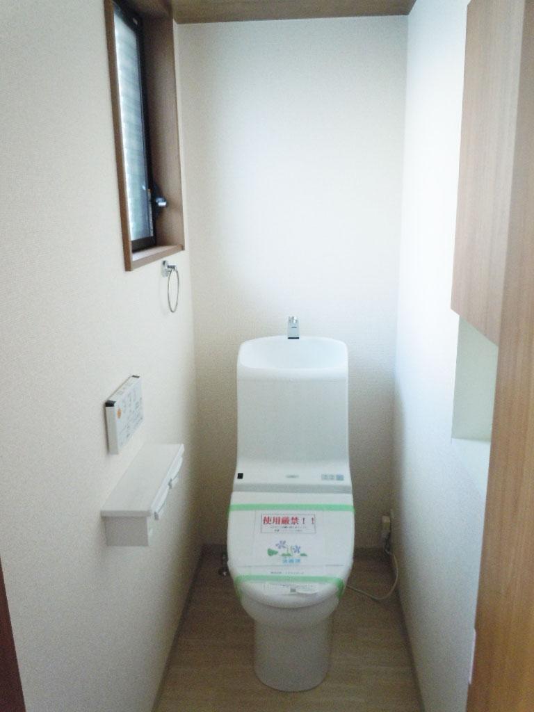Same specifications photos (Other introspection). Bidet with toilet (company example of construction photos)