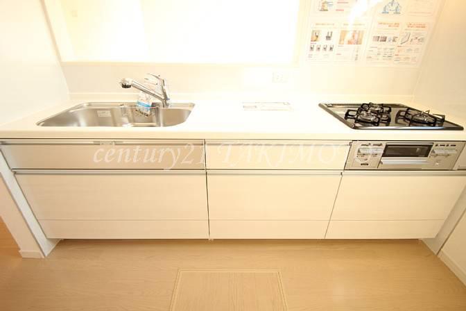 Same specifications photo (kitchen). Breeze and out at all slide storage