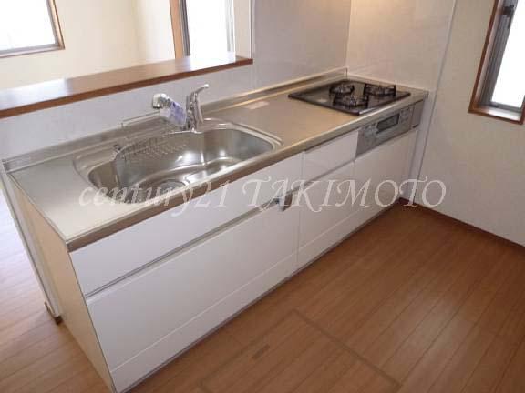 Same specifications photo (kitchen). Popular face-to-face kitchen. Storage is also rich!