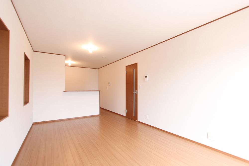 Same specifications photos (living).  ◆ Same specifications living