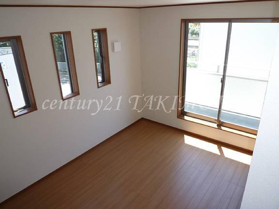 Same specifications photos (Other introspection). It uses difficult to pair glass of condensation!