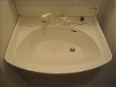 Washroom. Wash basin