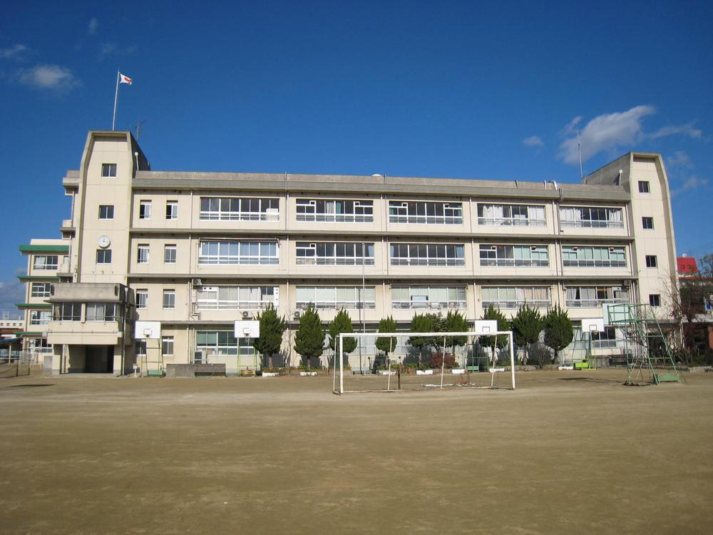 Junior high school. Ibaraki City YoTadashi until junior high school 1312m
